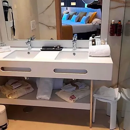 Отель Gold Arcos 4 Sup - Modern Luxury Experience Бенидорм